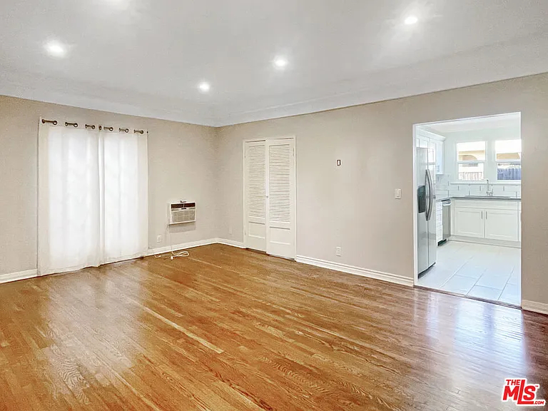 440 N Spaulding Ave — Photo 6