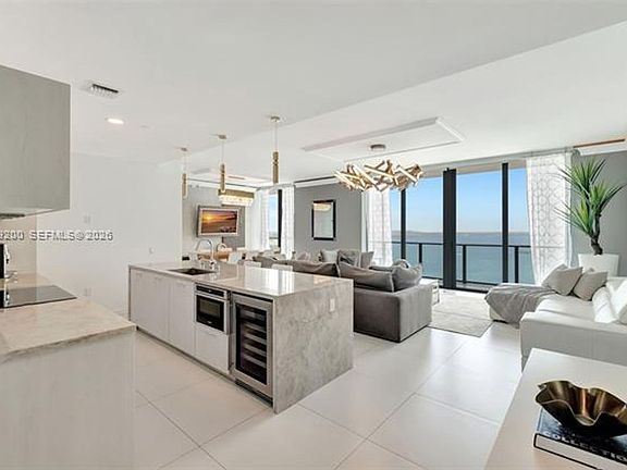 5th image of 501 NE 31st St #Penthouse 4302