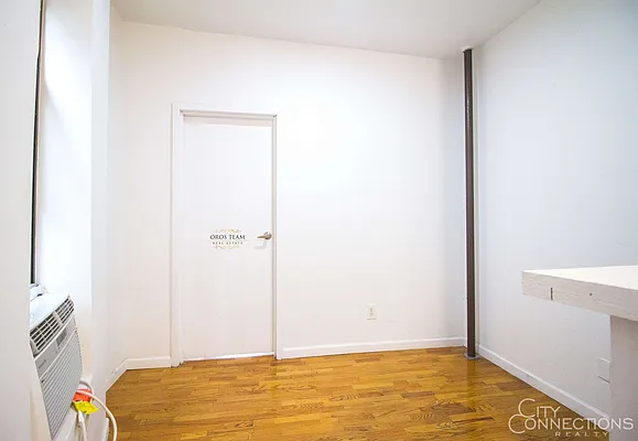 Rented by City Connections Realty | media 3