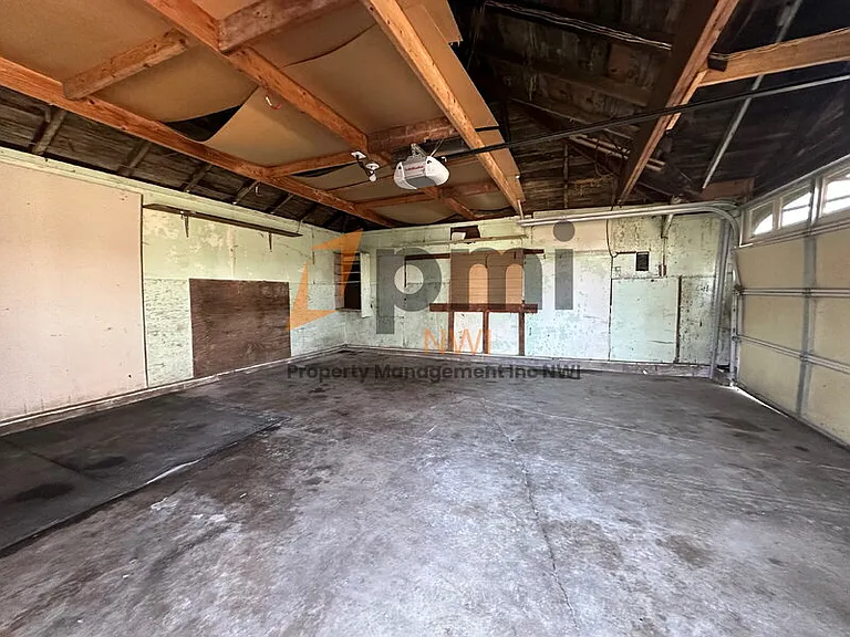 202 E 250 S — Photo 20