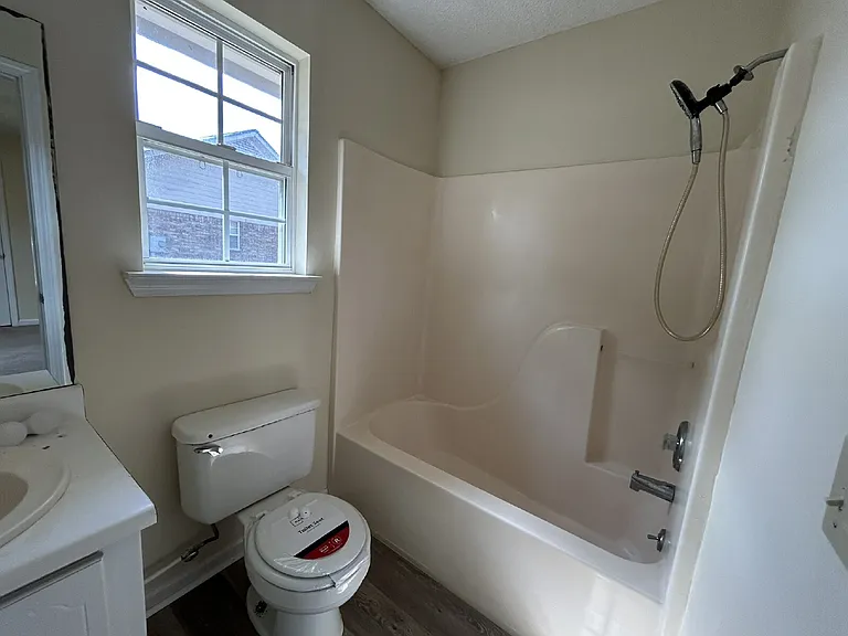 942 Poppleton Dr — Photo 7