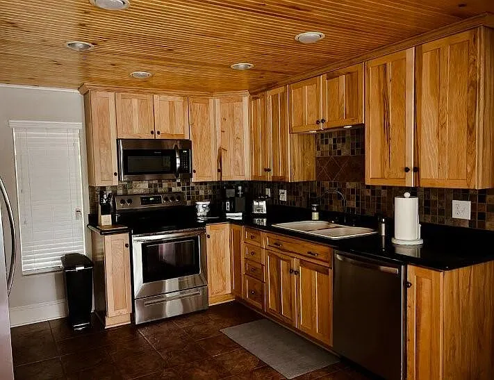 38 Martha Ln — Photo 9