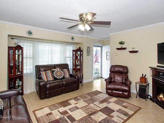 4th image of 178 Lucille Ave