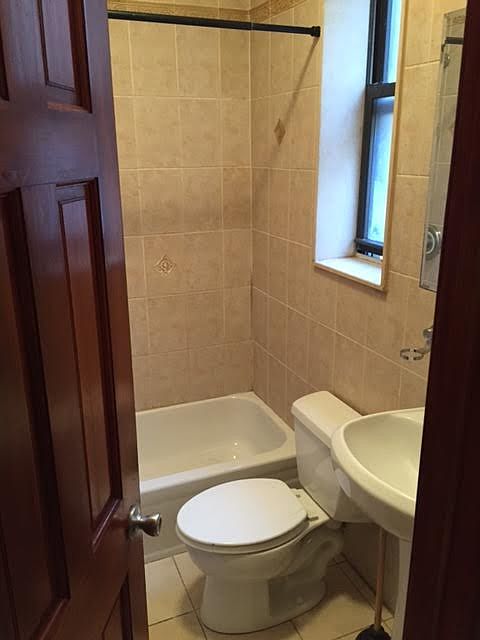 2nd image of 2526 44th St APT B3