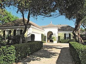 2nd image of 131 Coquille Way