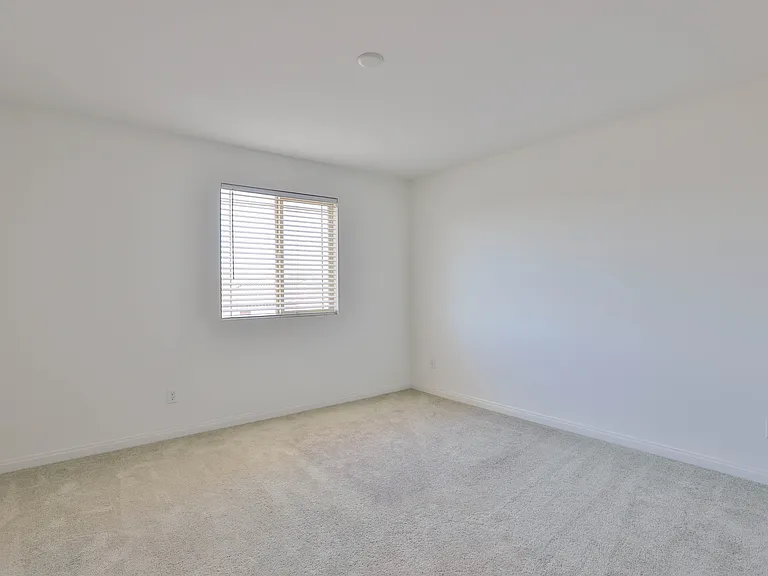 4551 Highland Ave — Photo 35