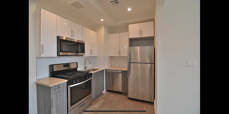 Rented by Delmark Realty LLC | media 2