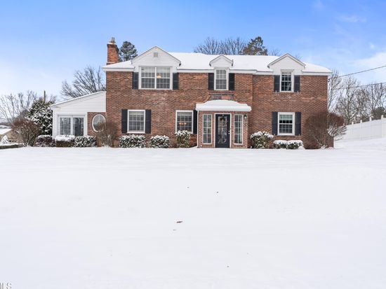 9 Van Dyke Avenue, Amsterdam, NY 12010