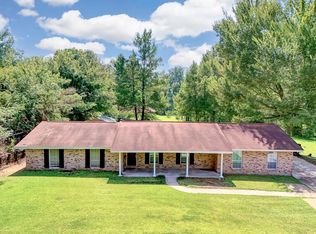6104 Indiana Ave, Vicksburg, MS 39180