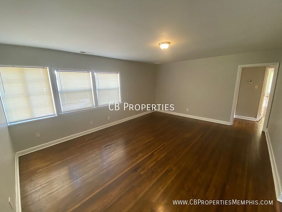 1st image of 1084 N Evergreen St #1086