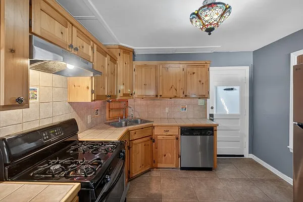 3223 Topeka St — Photo 10