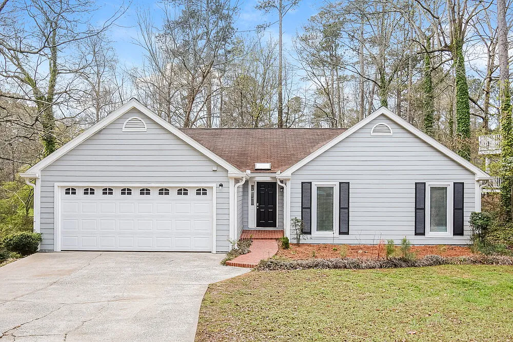 110 River Oaks Dr photo 1