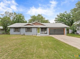 1406 N Penelope St, Belton, TX 76513