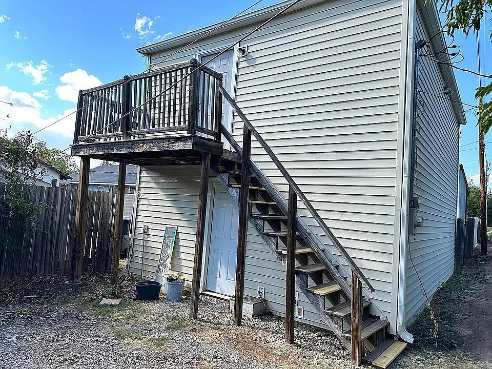 2105 Taft St Rear — Photo 2