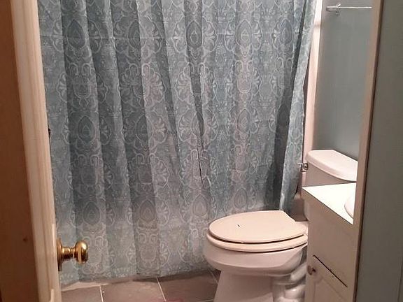 3rd image of 124 Lou Dr