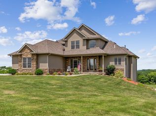 1033 Illinois Dr, Knoxville, IA 50138