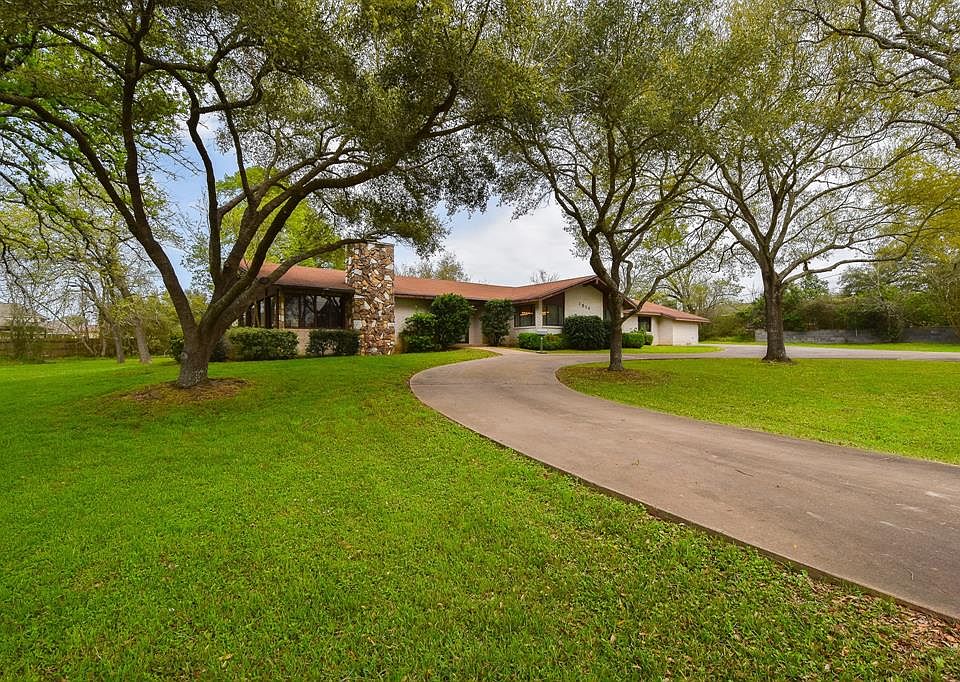 1st image of 1514 Highway 159 W