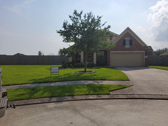 3rd image of 8603 Briar Oaks Ln