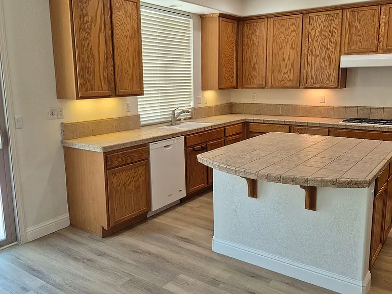 9835 Peters Ranch Way — Photo 12