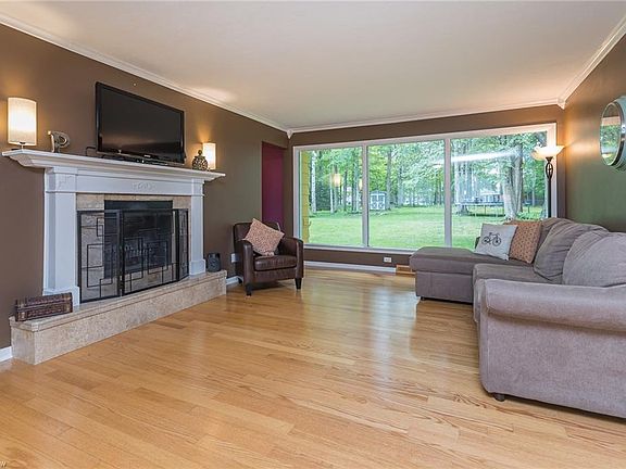 3rd image of 12923 N Linden Ln