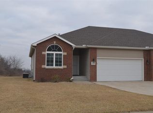 1161 SW Red Oaks Pl, Topeka, KS 66615