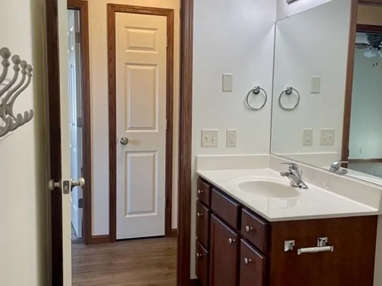 4910 Coventry Ct — Photo 3