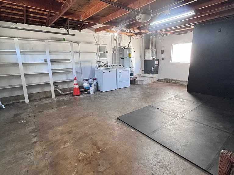 4992 Mattos Dr — Photo 33