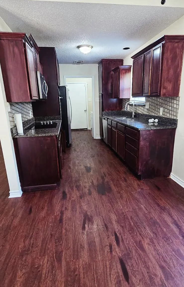 3 bed, 1507 sqft, $2,200 — Photo 3