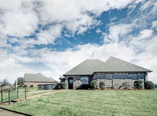 1010 Trinity Dr, Madison, MS 39110