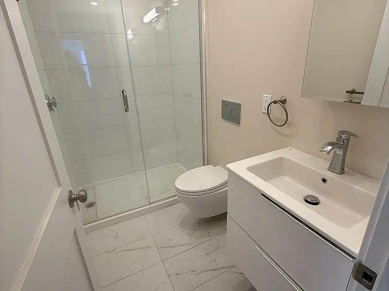 7 Thornley St #3 — Photo 2