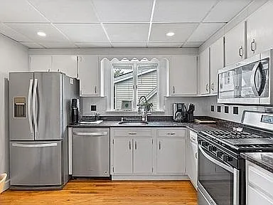 14 Staples Ave #2 — Photo 1