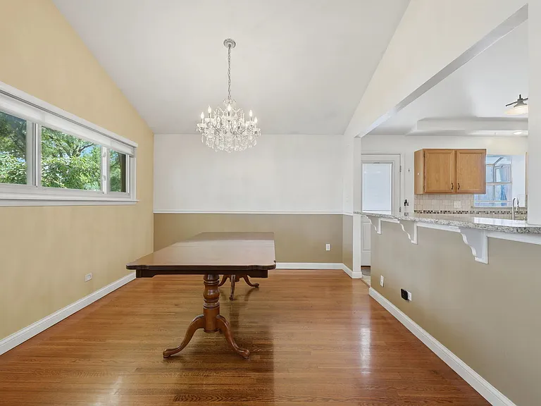 613 Leamington Ave — Photo 12