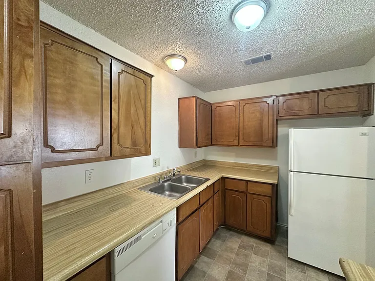 2312 Silverhill Dr — Photo 14