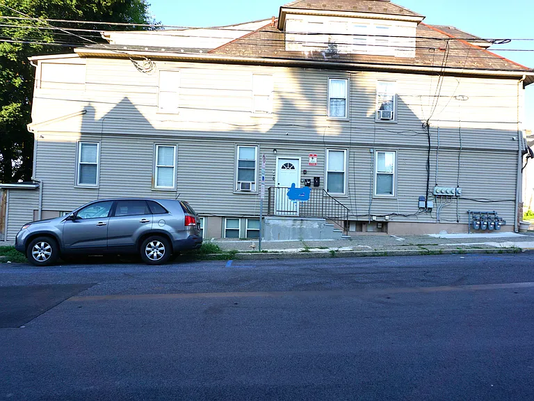 150 S 12th St #3 — Photo 1