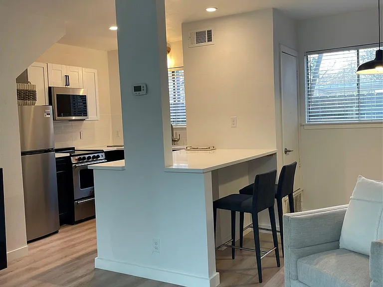 1714 Enfield Rd #102 — Photo 3