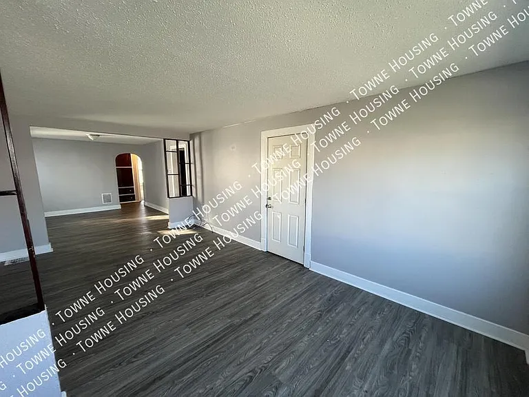 15 Beatrice Ave #1 — Photo 5