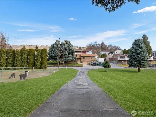 2430 NW Alan Avenue, East Wenatchee, WA 98802