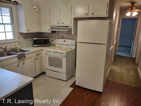 2nd image of 219 S Fork Dr