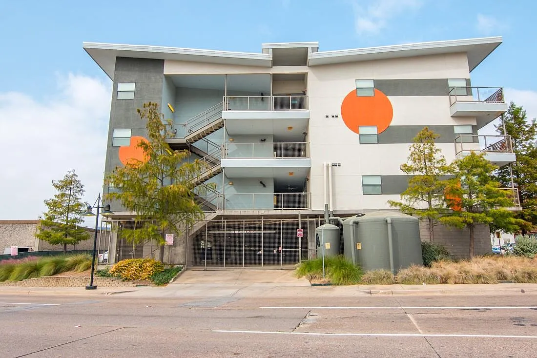 1 bed, 814 sqft, $1,595 — Photo 1