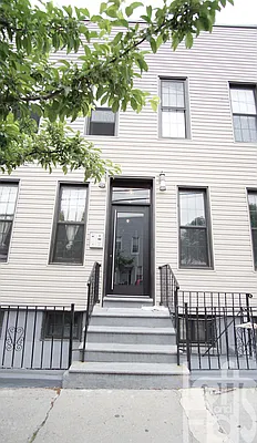 Rented by Lofts and Flats LLC | media 24