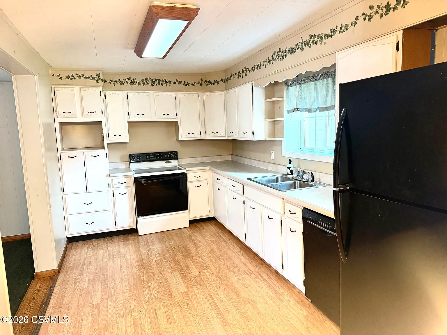 2 bed, 900 sqft, $900 — Photo 2