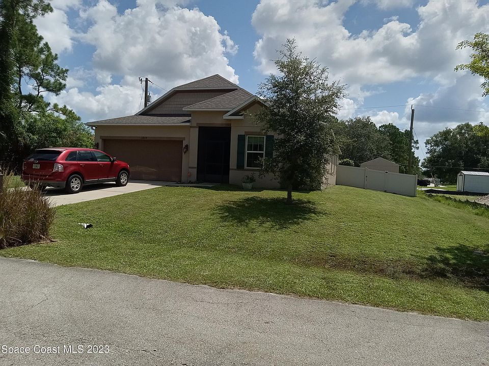 1st image of 1015 Cloverleaf Ave SE