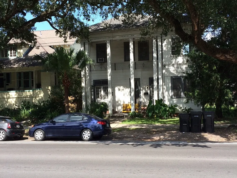 2405 & 2405.5 Napoleon Ave #4327-29