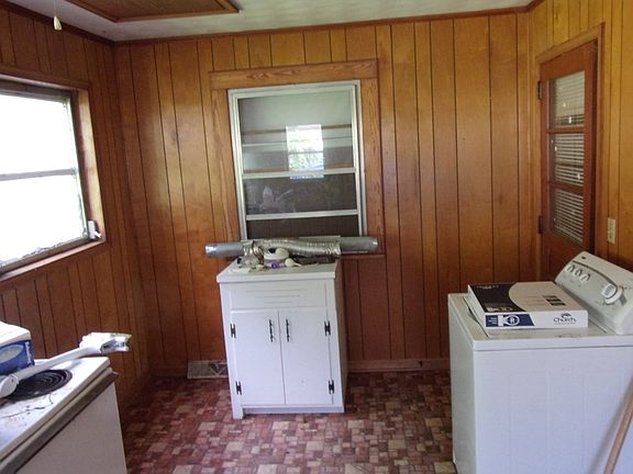 5th image of 513 N Main St