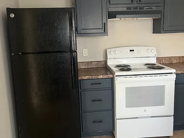 4016 Rhodes Ave — Photo 6