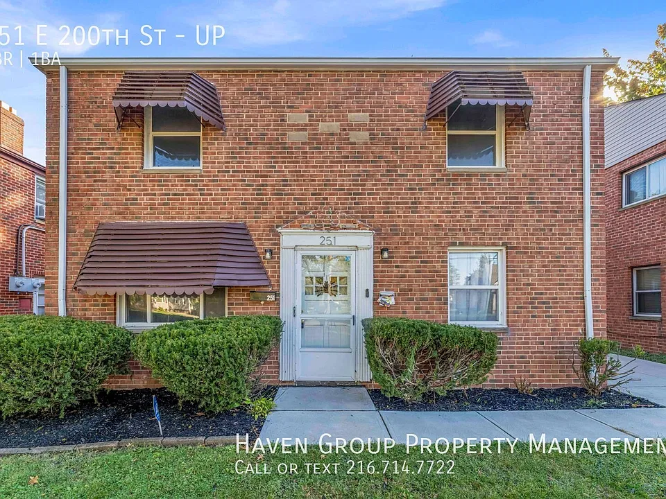 251 E 200th St #UP