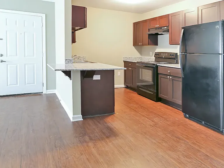 Summit Apartments — Photo 8