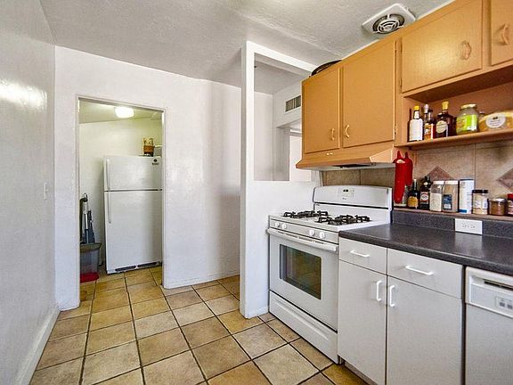 3rd image of 3337 E Flower St #A