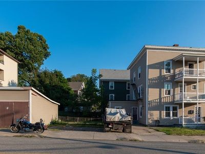 408 Cumberland Hill Rd, Woonsocket, RI, 02895