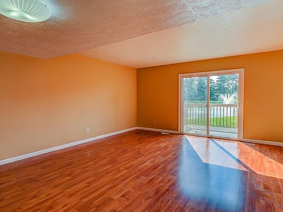 3rd image of 4976 Columbia Cir #25-118